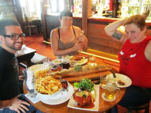 trio and a meter-long hot dog_0.jpg